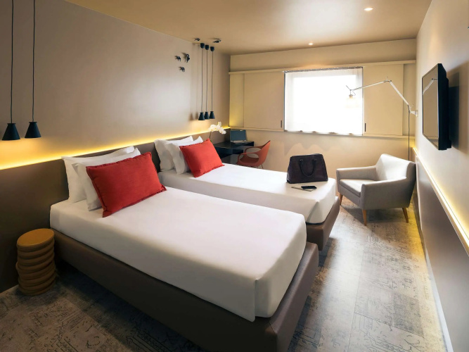 Superior Twin room with city view