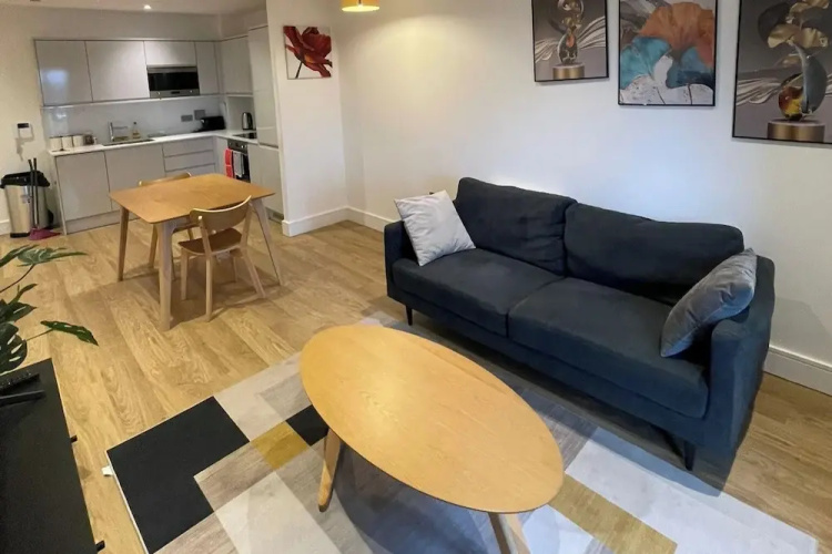1 Bed Apartment- Sleeps 2, Parking, Pets Allowed