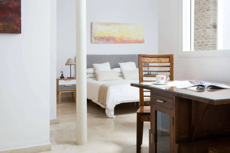 Puerta Catedral Studios