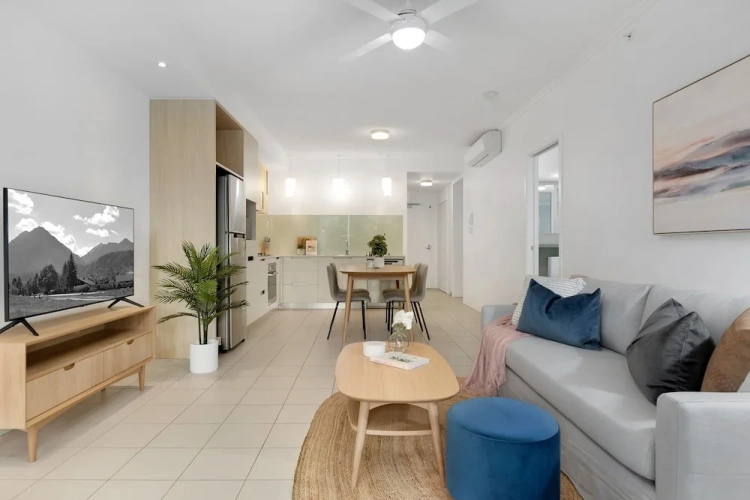 2 Bedrooms Apartment