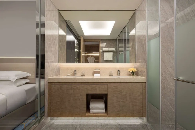Superior Twin room with lake view