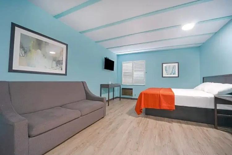 2 Bedrooms Apartment