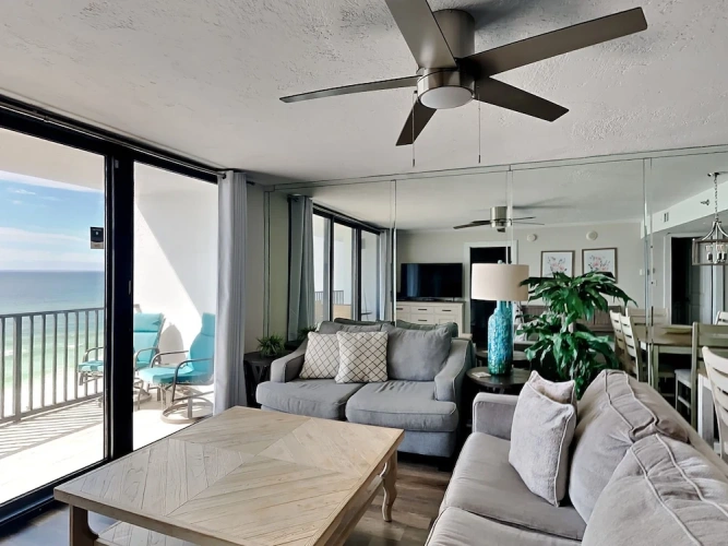 Standard room with balcony and with ocean view