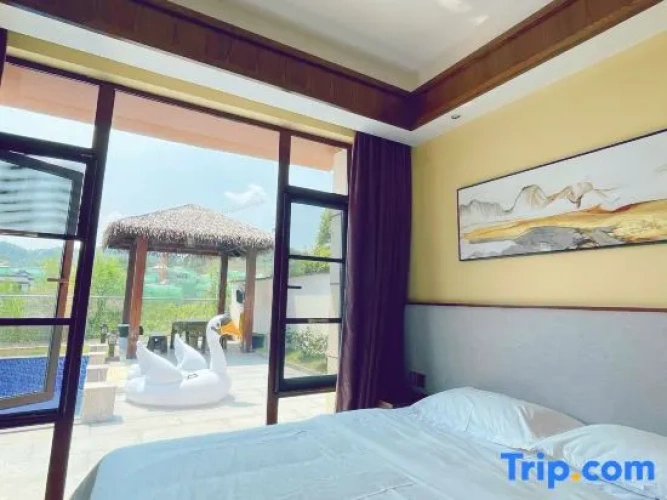 4 Bedrooms Villa with lake view