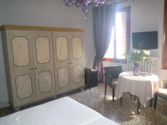 Standard Double room with canal view