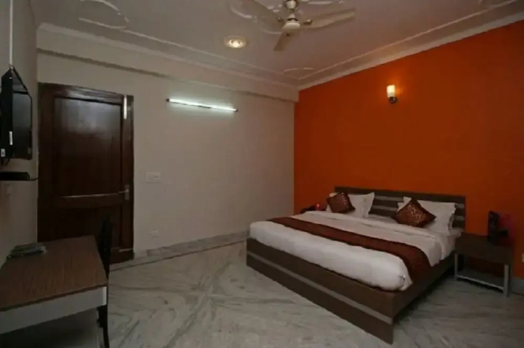 Hotel Petals Elite 2