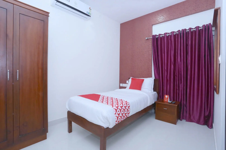 OYO 24373 Hilite Inn