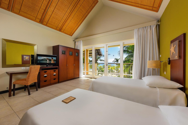 Victoria Beachcomber Resort & Spa