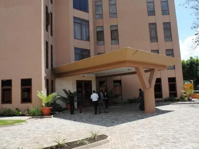 4Js Hotel And Tours