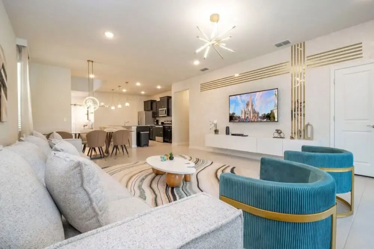 3961 Luxury 7BD Home