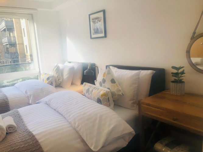Apartment 2 bath free parking