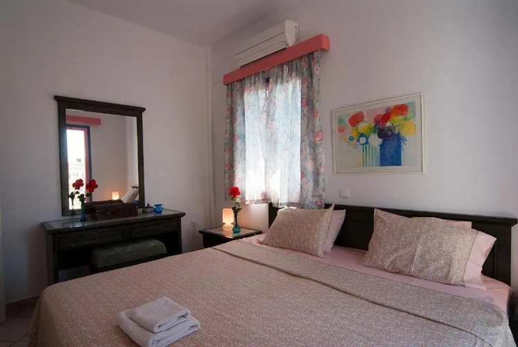 Cybele Suites & Apartments
