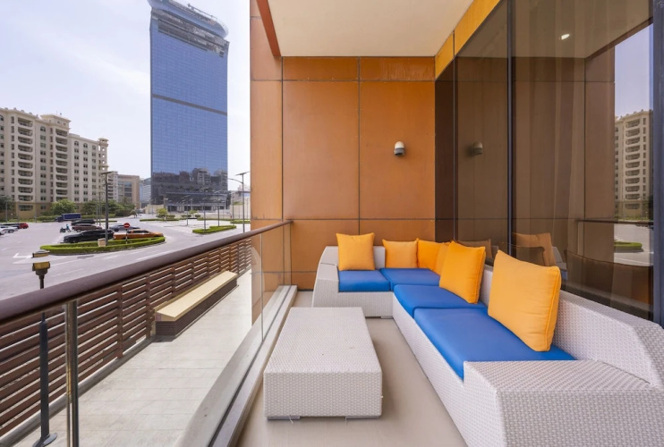 Modern beachfront 1BR apartment