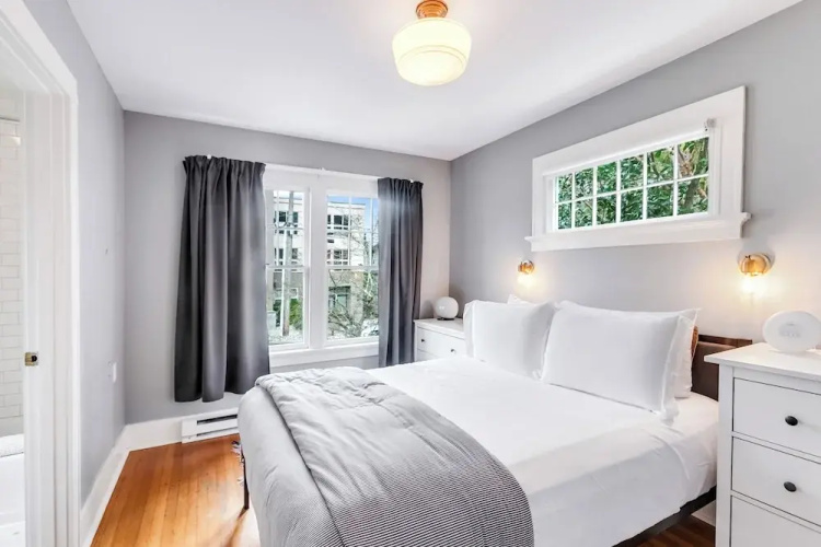 Montlake Hideaway in Spite House