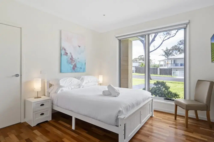 Seaside 3-bed Home, Direct Beach Access