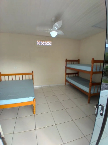 Sobrado com piscina em Caiobá