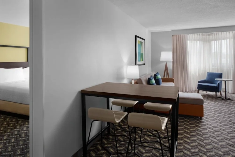 1 Bedroom Suite