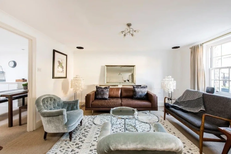 2 Bedrooms Apartment