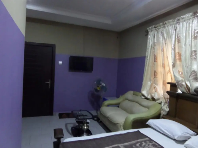 De Love Hotel