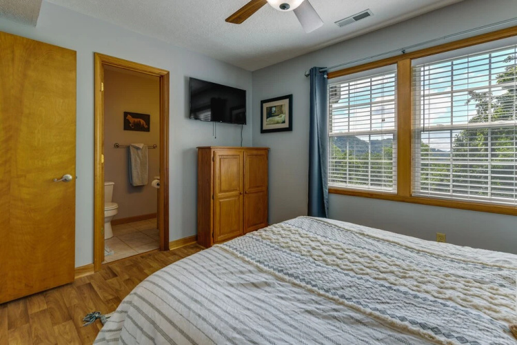 Mtn-view Escape w/ Hot Tub, 9 Mi to Skiing!