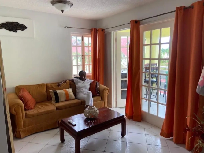 2 Bedrooms Apartment