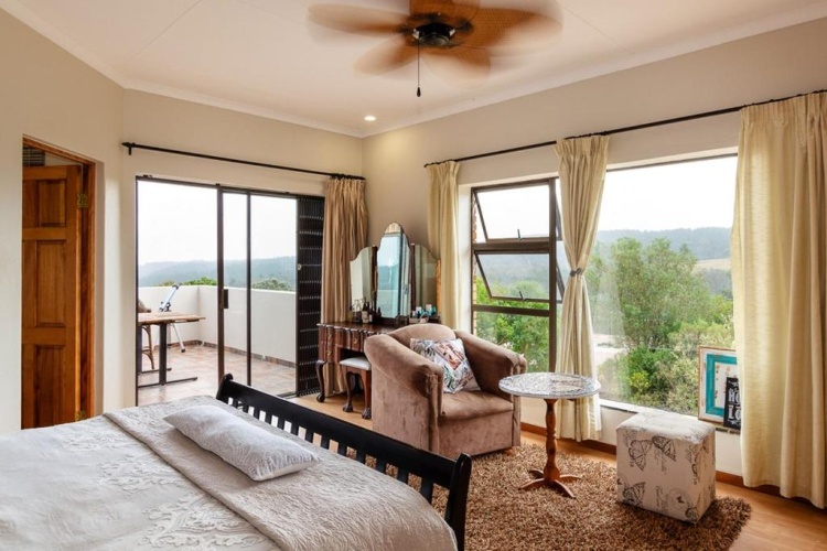 5 Bedrooms Cottage