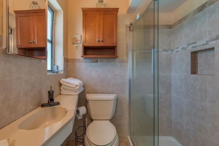 Five Palms Suite 204 - Daily - Weekly - Monthly