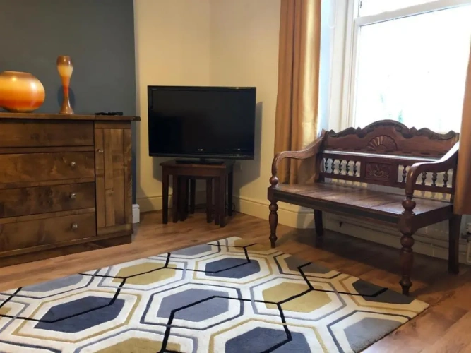 4 Bedrooms Cottage
