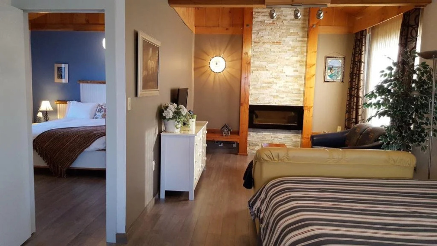 Duck Pond Bed & Breakfast Cottage