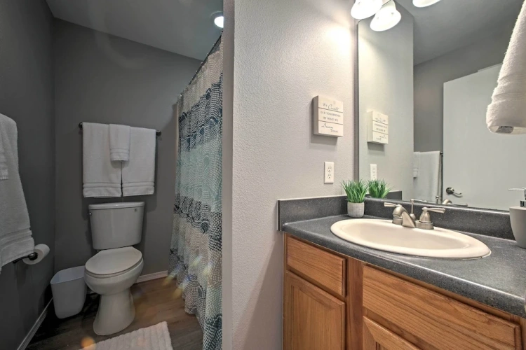 3 Bedrooms Apartment