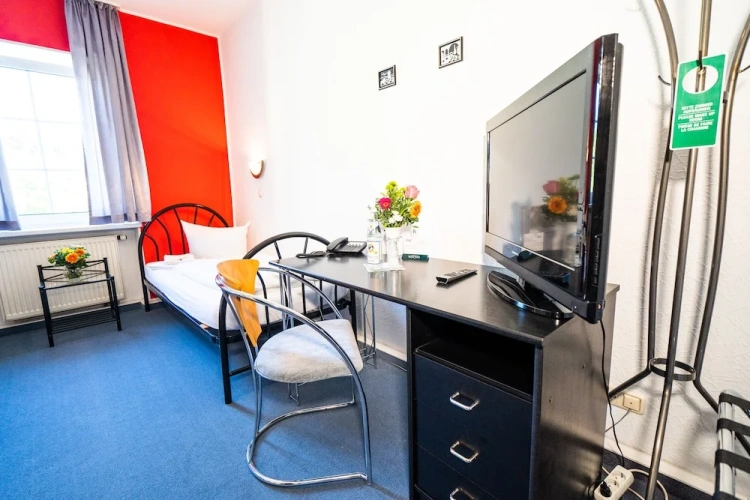 Economy Triple room