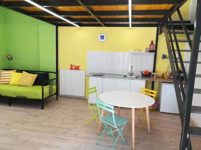 2 LOFTS guest house