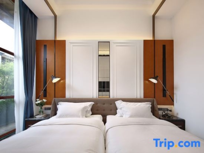 2 Bedrooms Suite