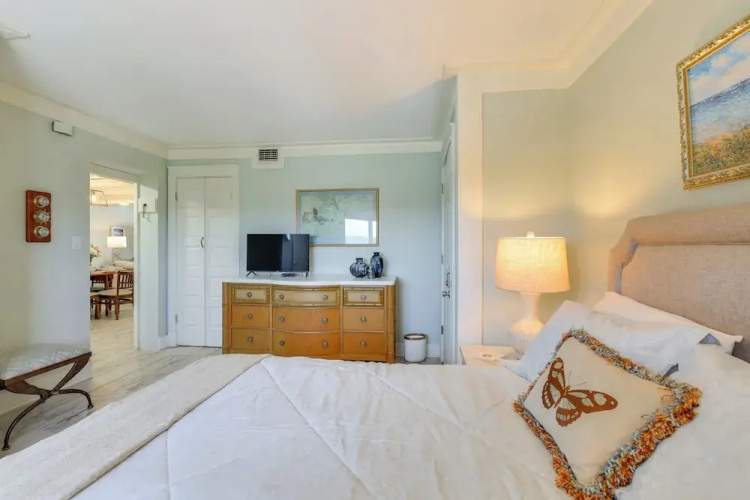 Oceanfront PCB Condo w/ Beach Access & 2 Pools