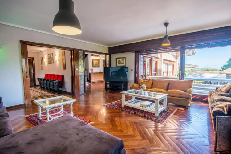 Azkorri Beach House