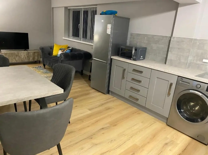 2 Bedrooms Apartment