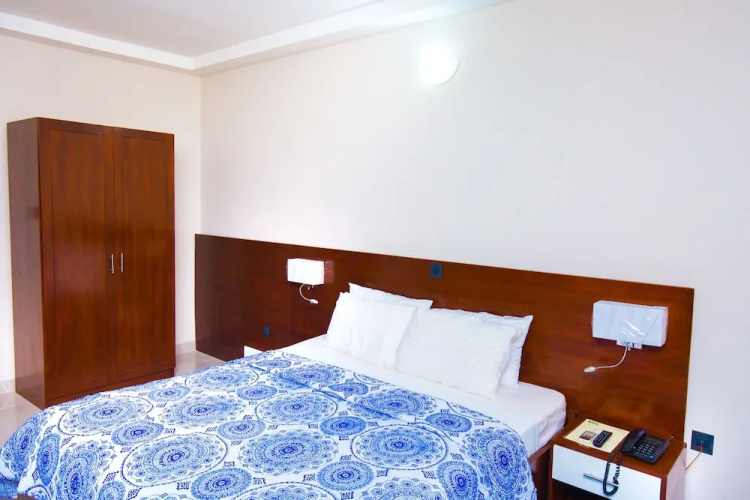 Monarch Hotel