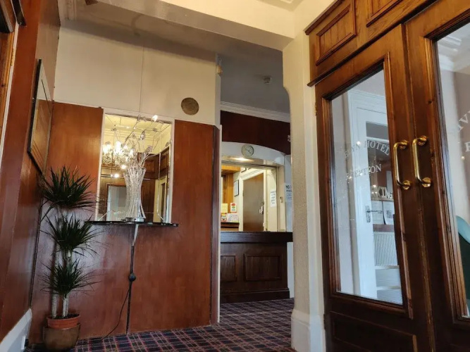 Rivelyn Hotel Bar & Restaurant