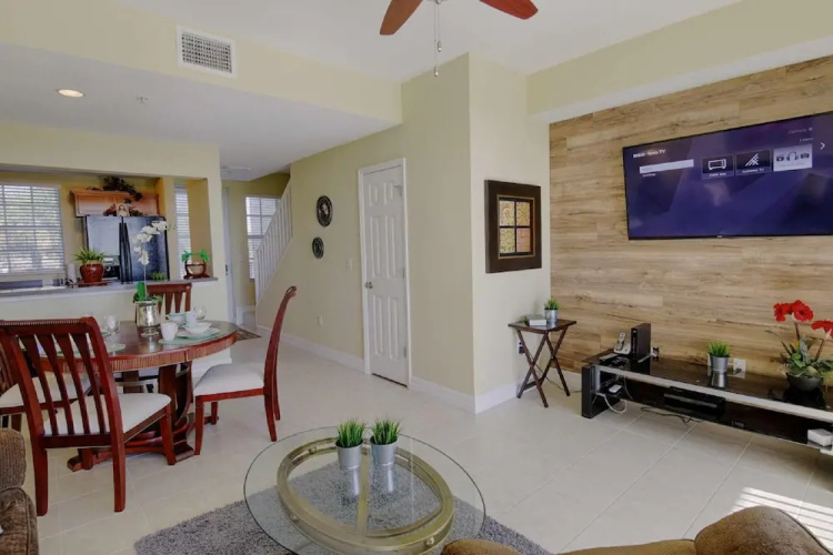 573 Little Harbor
