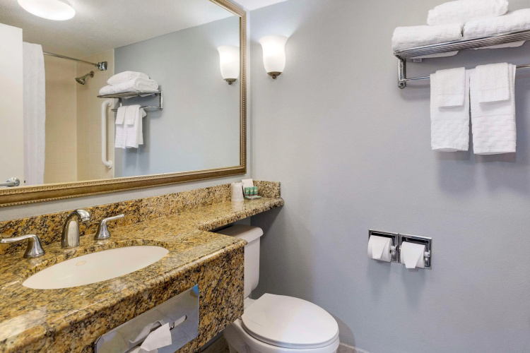 Best Western Hartford Hotel & Suites photo 9