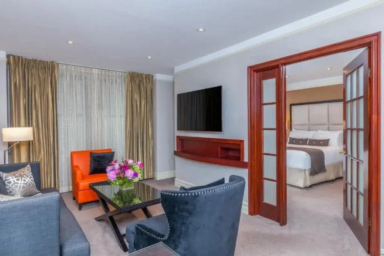 1 Bedroom Deluxe Suite