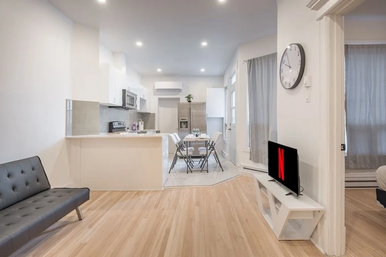3 Bedrooms Apartment