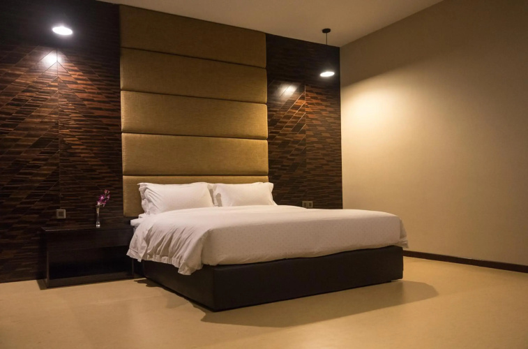 3-Plus Hotel