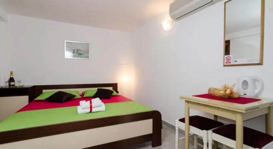 Rooms Radic