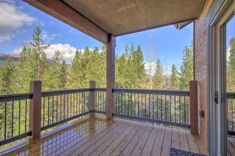 Maggie Point 3 Br condo by RedAwning