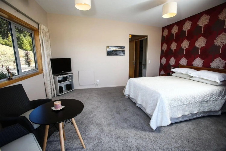 Redvale Ridge B&B