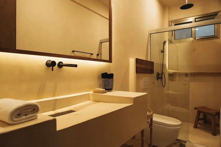 Luxury Jungle Retreat Sleeps 10 Rooftop Pool