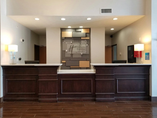Holiday Inn Express & Suites Omaha West by IHG