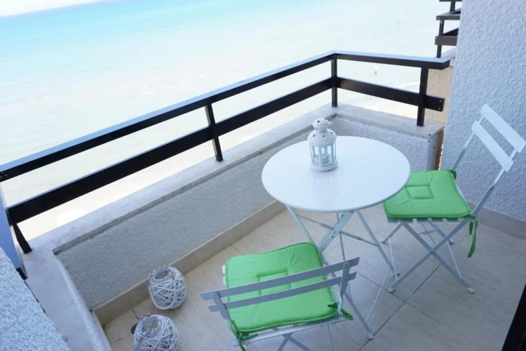 Lazuli Beachfront Apartment 405