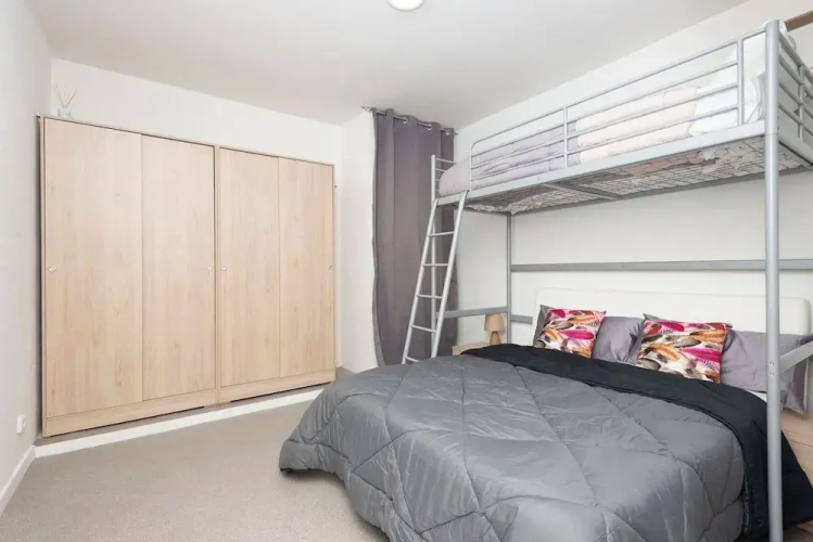 2 Bedrooms Apartment